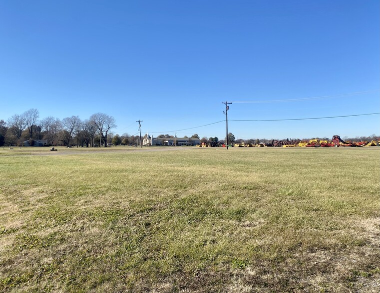 Primary Photo Of Outer Road I-57 Hwy 62 hwy, Charleston Land For Sale