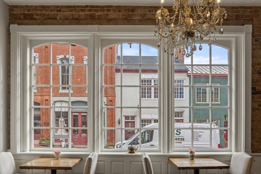 More Photos Of 12 Culpeper St, Warrenton Restaurant For Sale