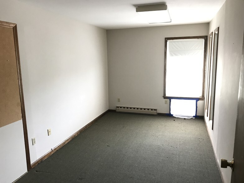 More Photos Of 56 Danbury Rd, New Milford Medical For Sale