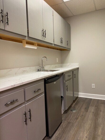 More Photos Of 825 Majestic Ct, Gastonia Medical For Lease