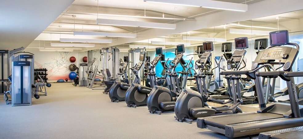 More Photos Of 2001 M St NW, Washington Office For Lease