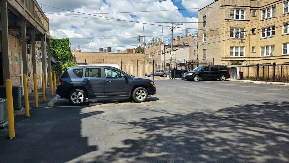 More Photos Of 3034-3040 W Montrose Ave, Chicago Multifamily For Sale