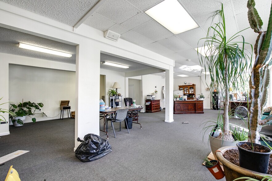 More Photos Of 10211 Chamberlayne Rd, Mechanicsville Freestanding For Lease