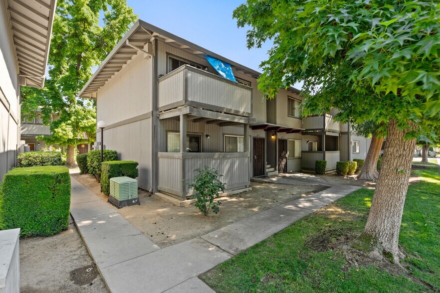More Photos Of 2205 Peach Ave, Clovis Apartments For Sale