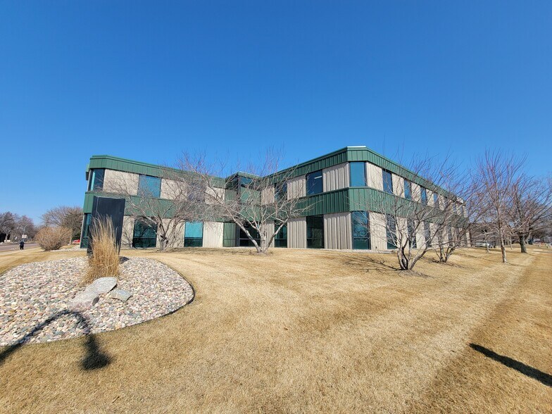 More Photos Of 2600 W 49th St, Sioux Falls Office For Lease