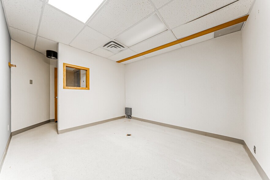 More Photos Of 36595 Detroit Rd, Avon Medical For Lease