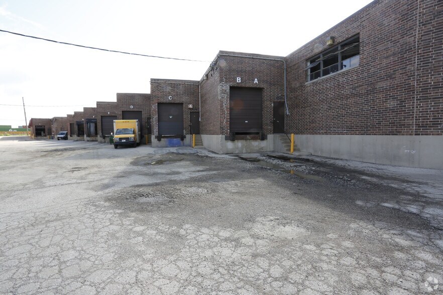 More Photos Of 10915-10929 Franklin Ave, Franklin Park Warehouse For Lease