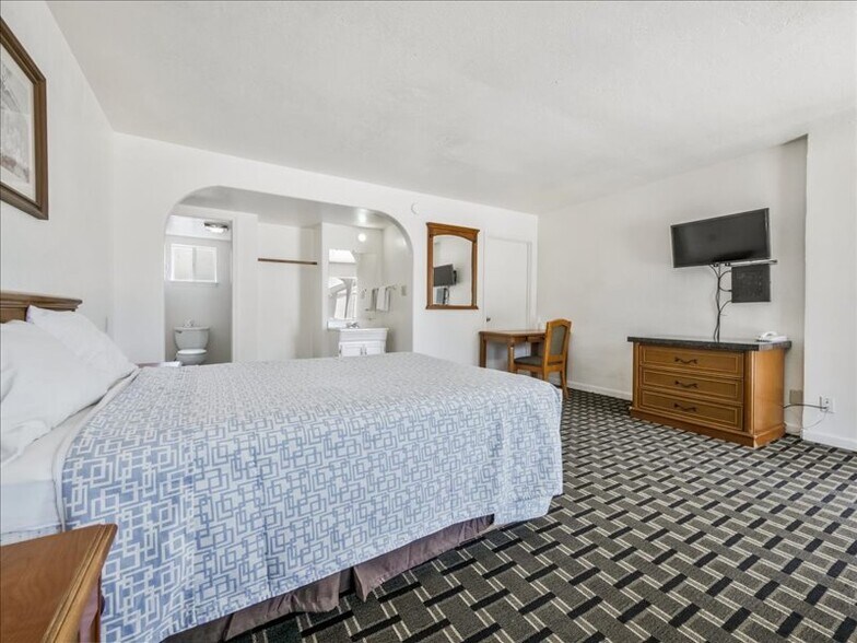 More Photos Of 21172 Mission Blvd, Hayward Hotel For Sale
