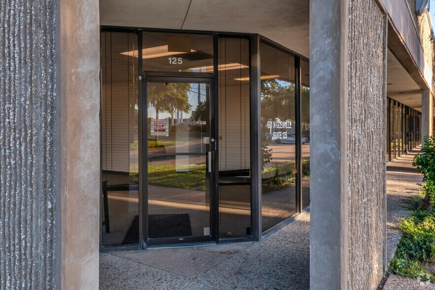 More Photos Of 640 International Pkwy, Richardson Unknown For Lease