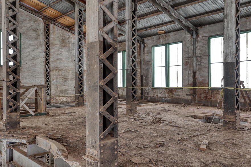 More Photos Of 1457 Coffeen, Sheridan Warehouse For Sale