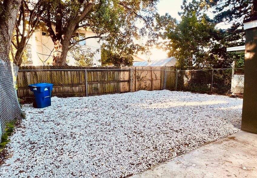 More Photos Of 3070 NW 46th St, Miami Freestanding For Sale