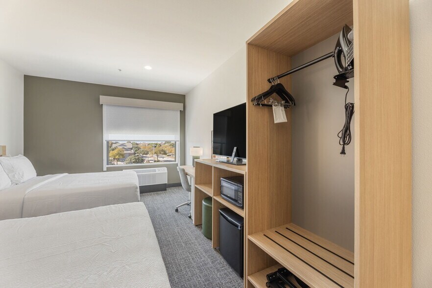 More Photos Of 5356 Roan Rd, Garland Hotel For Sale