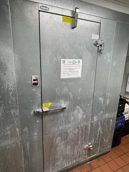 More Photos Of 156 E Carolina Ave, Hartsville Storefront Retail Residential For Lease