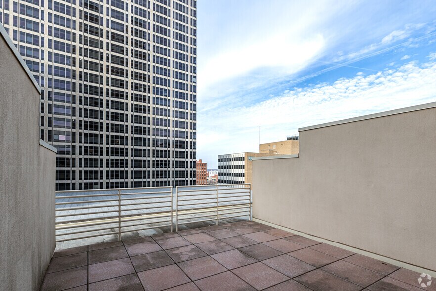 More Photos Of 909 Walnut St, Kansas City Apartments For Lease