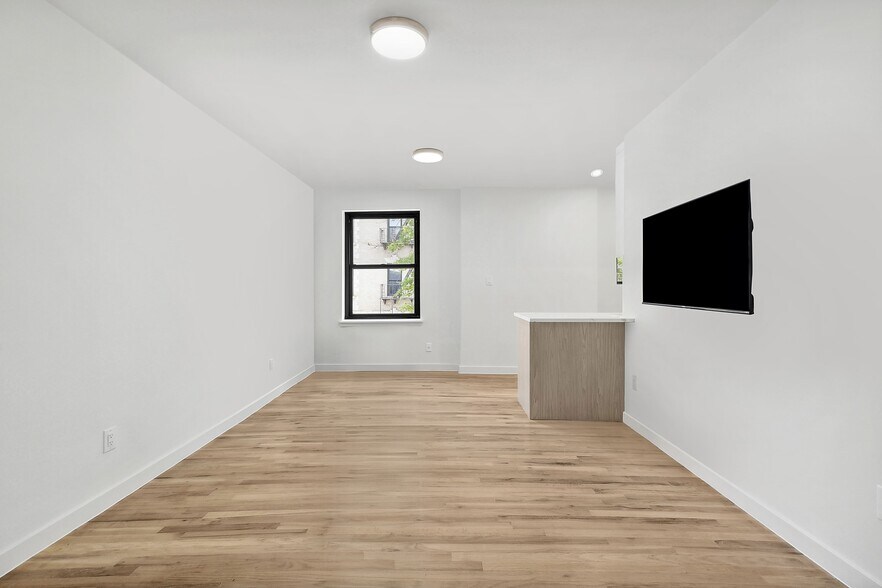 More Photos Of 212 Eighth Ave, New York Apartments For Sale