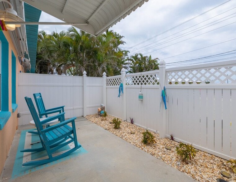 More Photos Of 2960 Oleander St, Saint James City Hotel For Sale