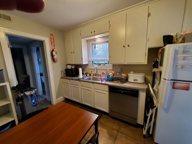 More Photos Of 5684 Main St, Williamsville Loft Creative Space For Sale