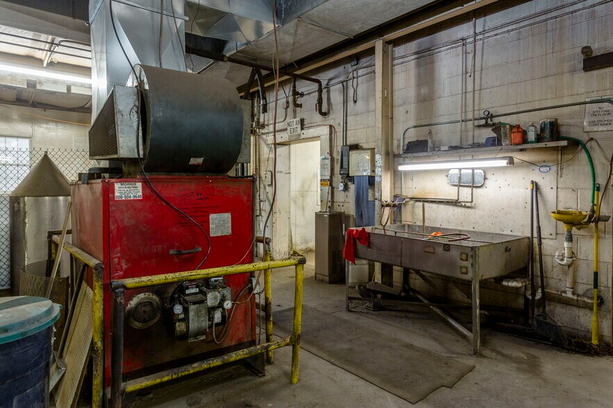 More Photos Of 1446 Jacob Burner Dr, Mcgaheysville Warehouse For Lease