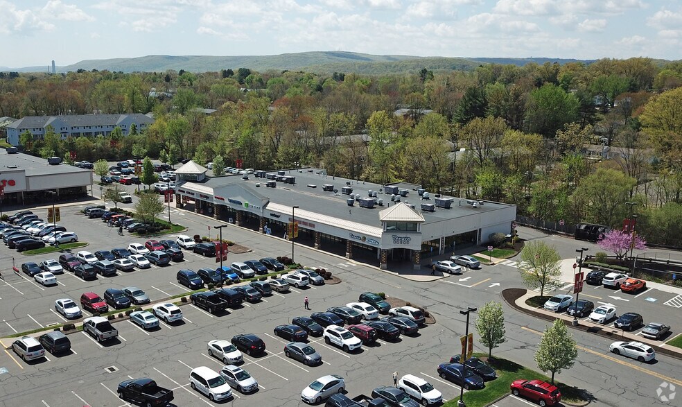 More Photos Of 1212-1232 Farmington Ave, Bristol Unknown For Lease