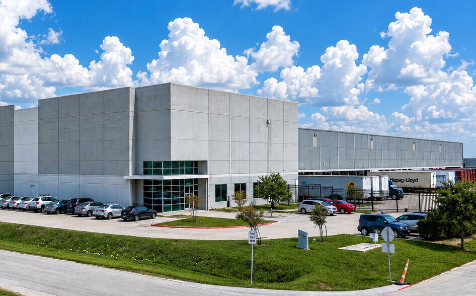 More Photos Of 4811 Underwood Rd, Pasadena Warehouse For Lease