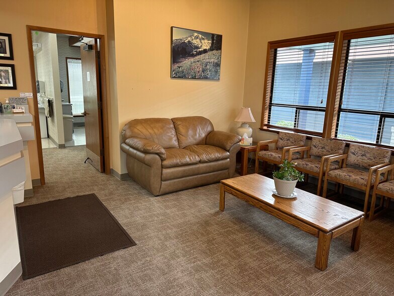 More Photos Of 14818 Pacific Ave S, Tacoma Medical For Sale