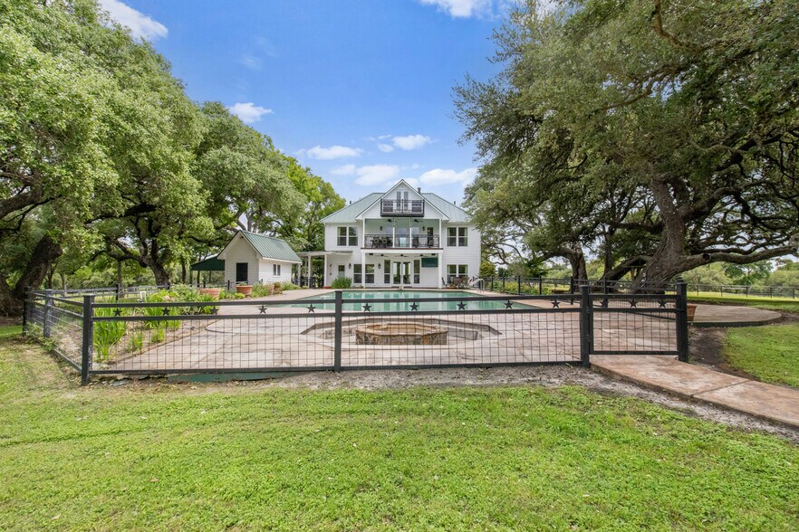 More Photos Of 1007 FM 390 E, Brenham Land For Sale