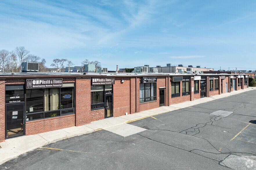 More Photos Of 200 Wilson St, Port Jefferson Station Flex For Lease