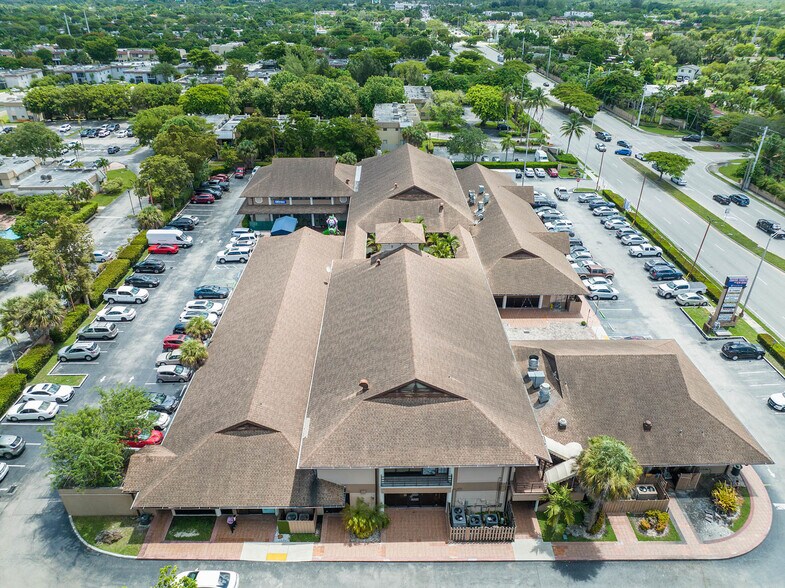 More Photos Of 10471 N Kendall Dr, Miami Storefront Retail Office For Lease