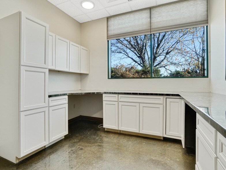More Photos Of 2530 E Foresight Cir, Grand Junction Manufacturing For Sale