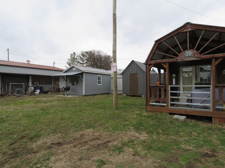 More Photos Of 5497 S Grundy Quarles Hwy, Bloomington Springs Auto Salvage Facility For Sale
