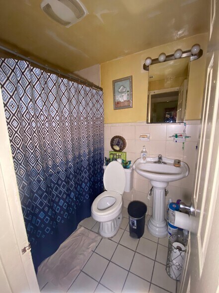More Photos Of 3235 NW 46th St, Miami Apartments For Sale