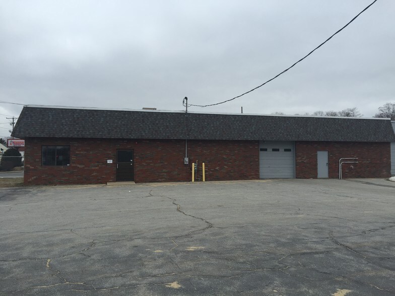 More Photos Of 1499 Middlesex St, Lowell Freestanding For Sale