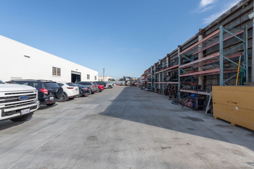 More Photos Of 15206 Grevillea Ave, Lawndale Warehouse For Lease
