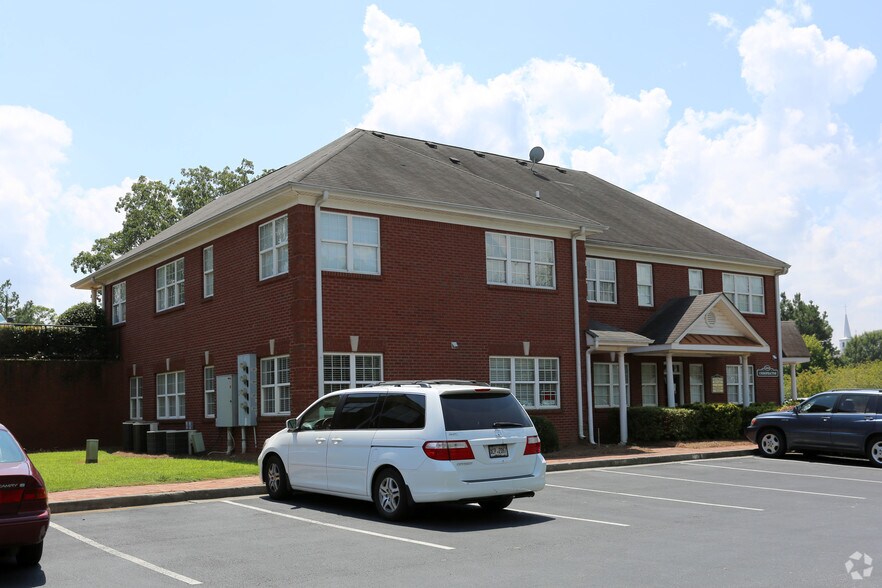 More Photos Of 327 Dahlonega St, Cumming Medical For Lease