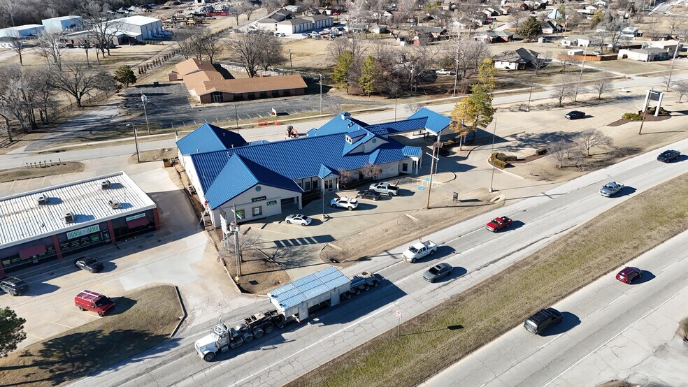 More Photos Of 650 S Cherokee St, Catoosa Medical For Lease
