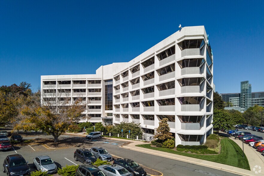 More Photos Of 7927 Jones Branch Dr, McLean Unknown For Lease