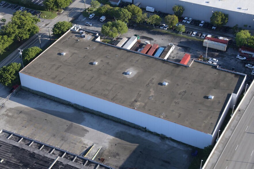 More Photos Of 1325 NW 78th Ave, Doral Warehouse For Lease