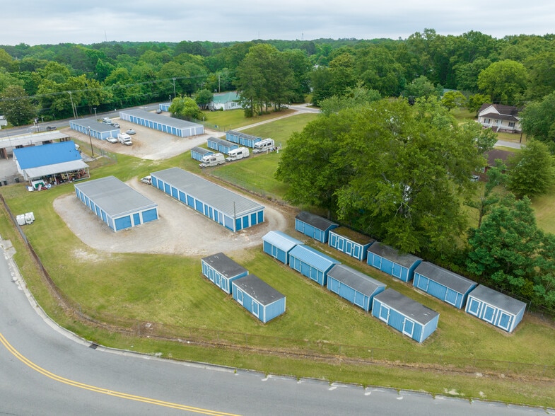 More Photos Of 406 E Hamlet Ave, Hamlet Specialty For Sale