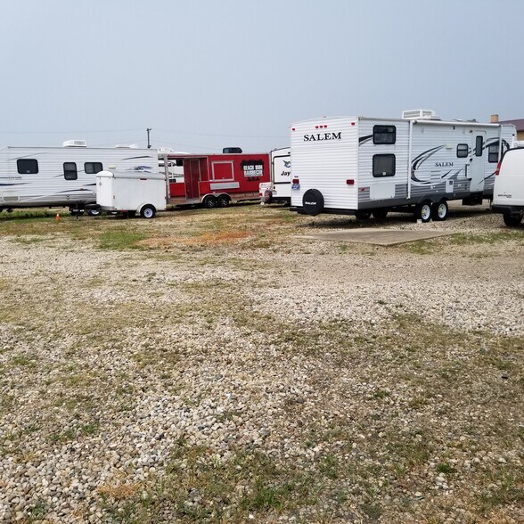 More Photos Of 80 S Us-31, Whiteland Service For Lease