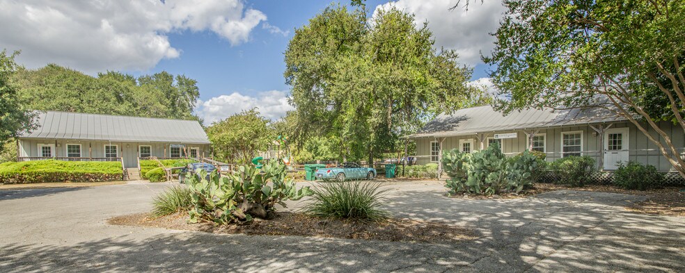 More Photos Of 512 E Blanco St, Boerne Office For Lease