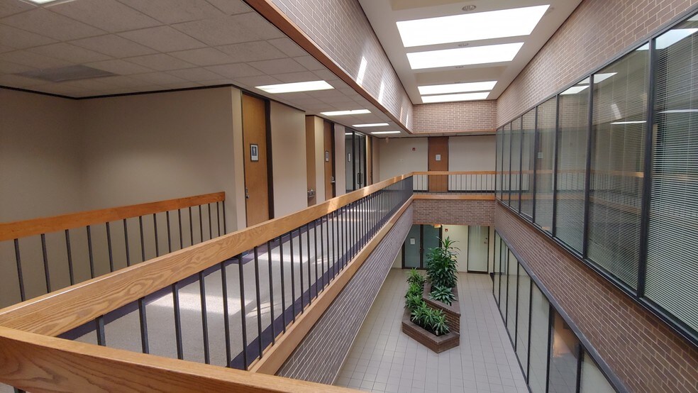 More Photos Of 2470 Gray Falls Dr, Houston Office For Lease