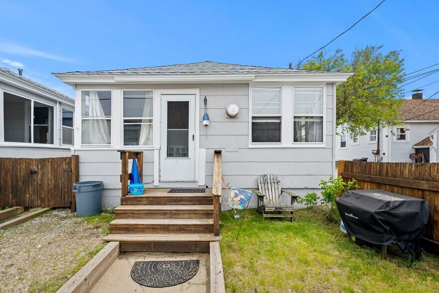 More Photos Of 14 Vermont St, Salisbury Multifamily For Sale