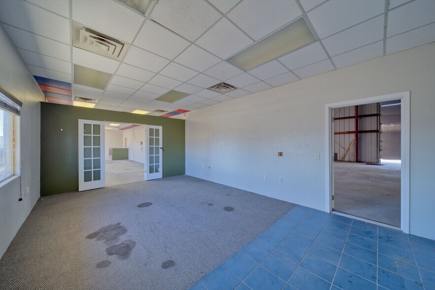 More Photos Of 800 Margaret St, Pahrump Manufacturing For Lease