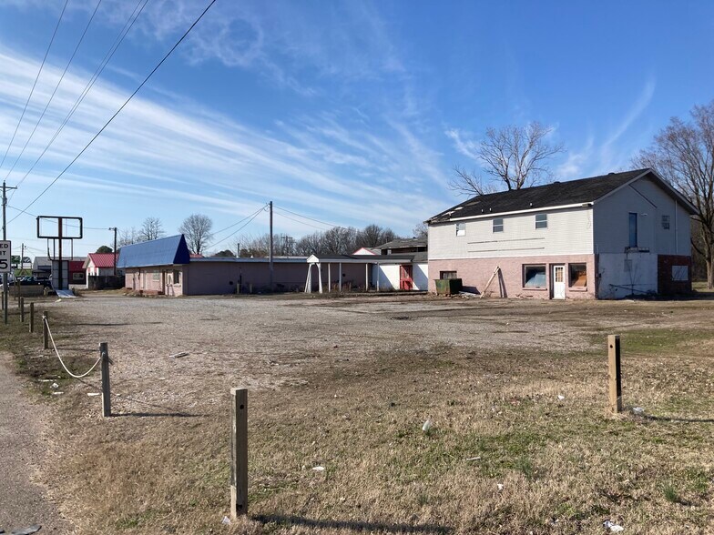 More Photos Of 2005 E Kingshighway, Paragould Office For Sale