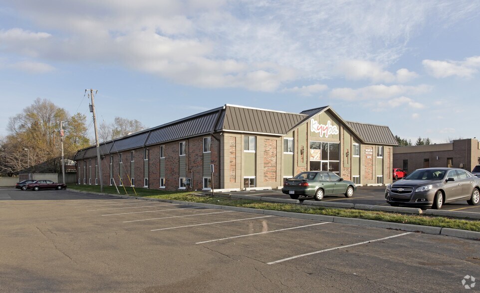 More Photos Of 28230 Orchard Lake Rd, Farmington Hills Office For Sale