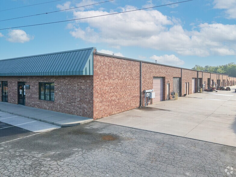 More Photos Of 6120 Brookshire Blvd, Charlotte Light Distribution For Sale