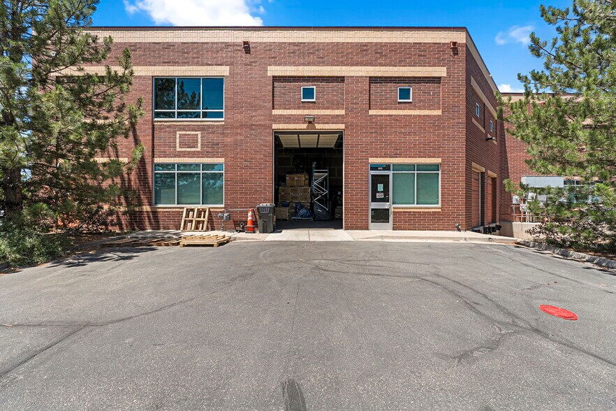 More Photos Of 861 Southpark Dr, Littleton Flex For Lease