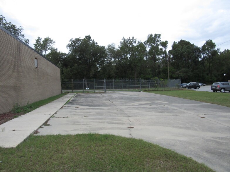 More Photos Of 2765 Magnolia St, Orangeburg Flex For Sale