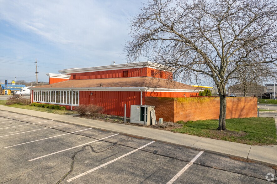 More Photos Of 4646 Dixie Hwy, Fairfield Restaurant For Sale