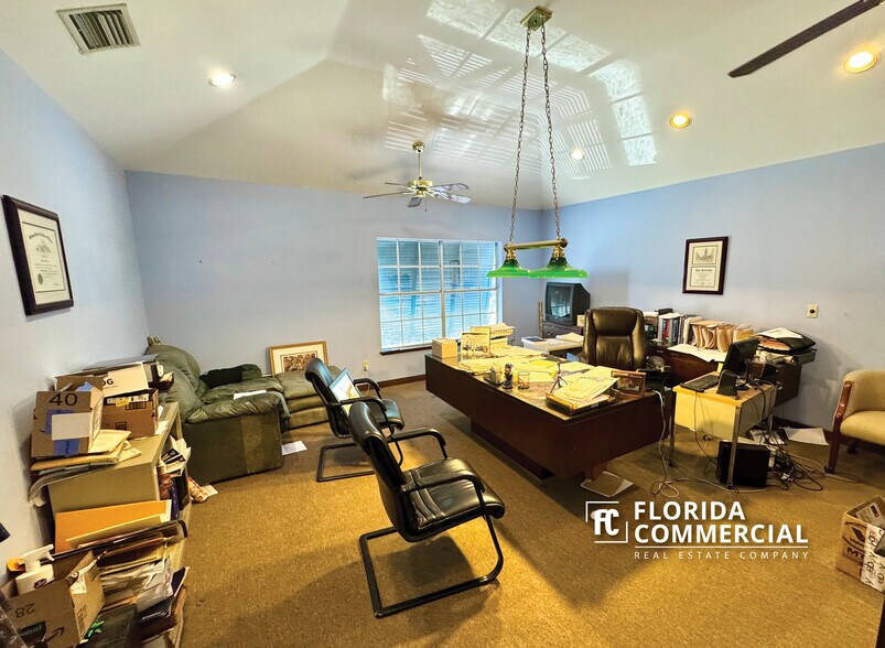 More Photos Of 1115 SE Ocean Blvd, Stuart Office Residential For Sale